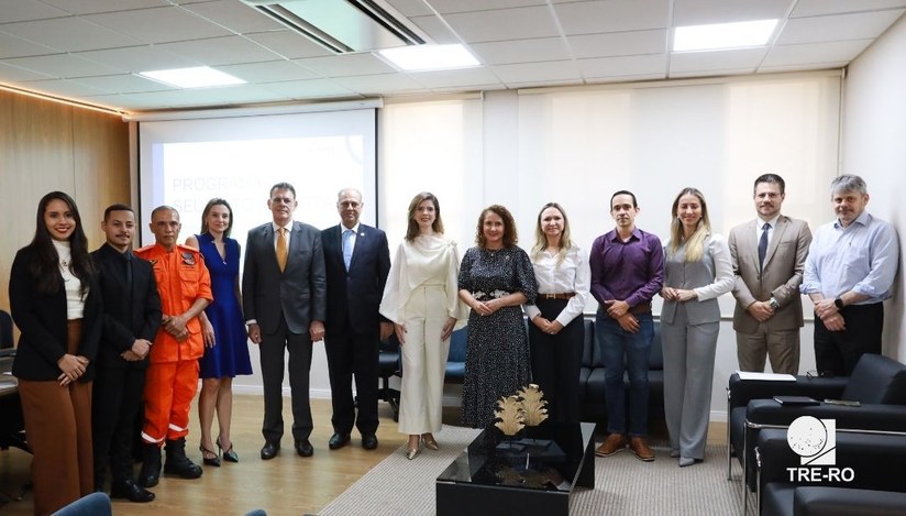 TRE-RO e instituições parceiras unem esforços para garantir transporte gratuito a eleitoras e el...