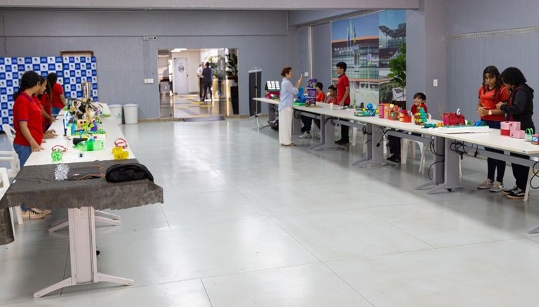 Cerimônia reconhece talentos da Escola Marcos de Barros Freire reforçando a importância da educa...