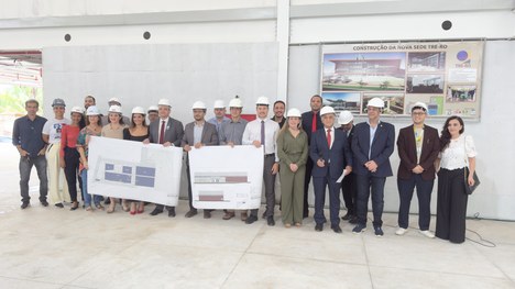 Atual e futuro presidentes acompanharam o andamento das obras do novo complexo, que reunirá sede...