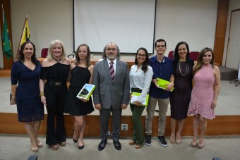 Os três primeiros colocados receberam um tablet e menção honrosa diante do público interno do Tr...