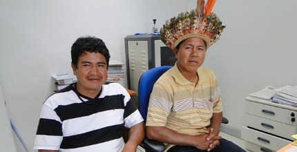 Inédito em Rondônia, no Município de Guajará-Mirim dois índios foram eleitos vereadores Em 2012, pela primeira vez no Estado de Rondônia um candidato indígena consegue se eleger veread...