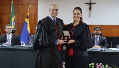 A advogada reforça a representatividade feminina na Corte Eleitoral e assume o compromisso de at...