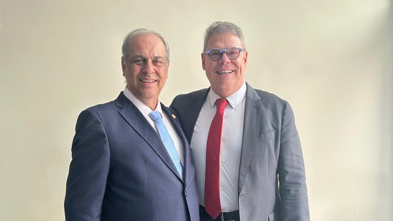 Presidente do TRE-RO com o vice-presidente e corregedor do TRE-PE, des, Erick Simões. Foto: Divu...