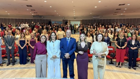 Encontro “O dia D elas ” reuniu Elisa Lucinda, autoridades e lideranças para discutir participaç...