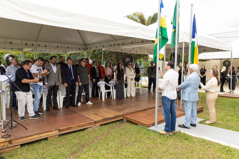 Autoridades e convidados participam da cerimônia de reinauguração do Fórum Eleitoral de Vilhena....