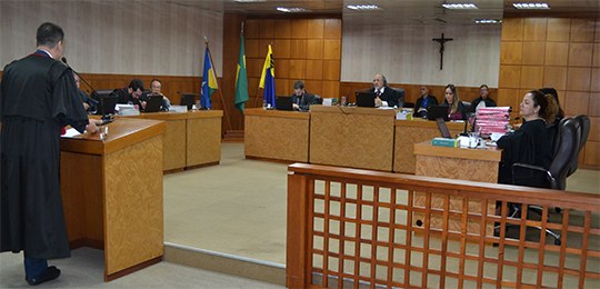Por unanimidade, os juízes da Corte cassaram os diplomas de Luiz Ademir Schock e Fabrício Melo d...