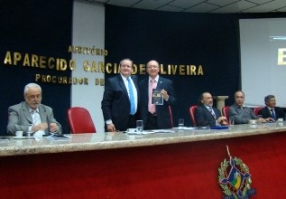 Desembargador Roosevelt Queiroz, vice-presidente e Corregedor do TRE-RO, o Juiz Adolfo Theodoro ...