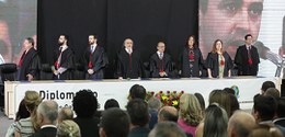 51 candidatos eleitos para os cargos de governador, vice-governador, senadores, deputados federa...