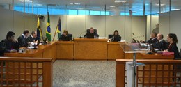 Desembargador Rowilson Teixeira preside sua primeira sessão no TRE-RO
