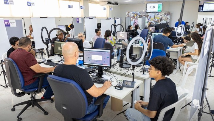 Estar em dia com a Justiça Eleitoral é requisito obrigatório para assumir cargos públicos. Não d...