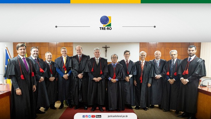 Desembargadores Daniel Ribeiro Lagos e Marcos Alaor Diniz Grangeia tomam posse como novos dirigentes do TRE-RO Na mesma solenidade, os desembargadores José Antônio Robles e Jorge Luiz dos Santos Leal tomaram...