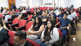 Alunos do 9º período de Direito conheceram a estrutura da Justiça Eleitoral e acompanharam uma s...