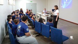 Alunos do 3º ano conheceram de perto o trabalho da Justiça Eleitoral, aprenderam sobre cidadania...