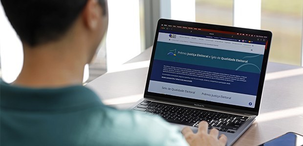Hoje (30) é o último dia para se inscrever no Prêmio Justiça Eleitoral Prazo termina às 23h59 desta segunda-feira (30); premiação reconhece iniciativas em defesa do vo...