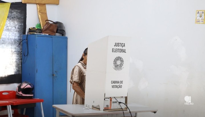 Eleitores com título cancelado têm até 6 de maio para se regularizar no cartório eleitoral ou at...