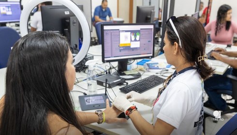 Até o momento, quase 13 mil pessoas buscaram solução na Justiça Eleitoral, dentre eles 5 mil atu...