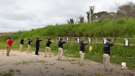 Capacitação habilitou para o porte institucional, com aulas teóricas e práticas em estande de tiro.