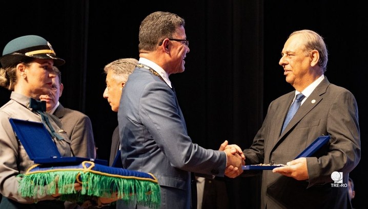 Presidente do TRE-RO recebe Ordem Marechal Rondon Desembargador Raduan Miguel Filho é agraciado com a maior honraria do Executivo estadual, reforç...