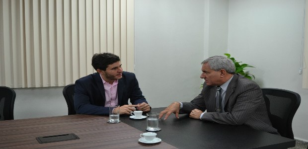 Presidente do TRE-RO recebe representante da Câmara de Porto Velho Presidente do TRE-RO recebe representante da Câmara de Porto Velho