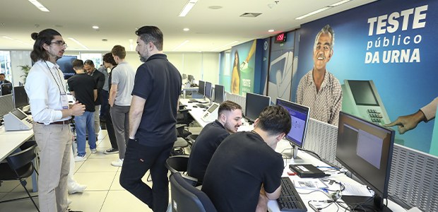 Teste da Urna 2025: veteranos e calouros colocam em prática 35 planos de ataque Evento finaliza na sexta-feira (5), na sede do TSE, em Brasília, e conta com a participação de 2...