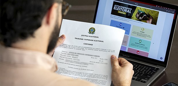 Tirar a certidão de quitação eleitoral é fácil e de graça Documento pode ser emitido no Portal do TSE, no aplicativo e-Título ou diretamente no cartório e...