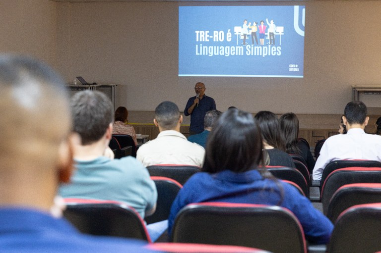 Sensibilização acontece por meio de palestra, aulas teóricas e práticas
