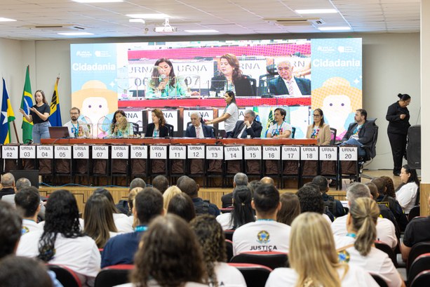 TRE-RO realizou a coleta de votos em cédulas para a auditoria de votação eletrônica no 1º Turno das Eleições 2024 As cédulas ficarão guardadas em urnas de lona e somente serão abertas durante a auditoria amanhã...