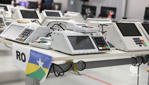 Equipes do TSE e de nove TREs estão em Porto Velho para simular etapas da votação e testar os si...