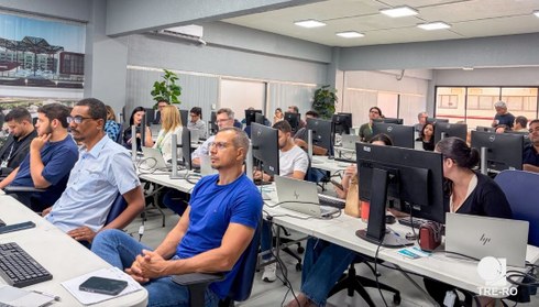 Capacitação reúne 29 servidoras e servidores para o treinamento sobre sistemas eleitorais, urnas...